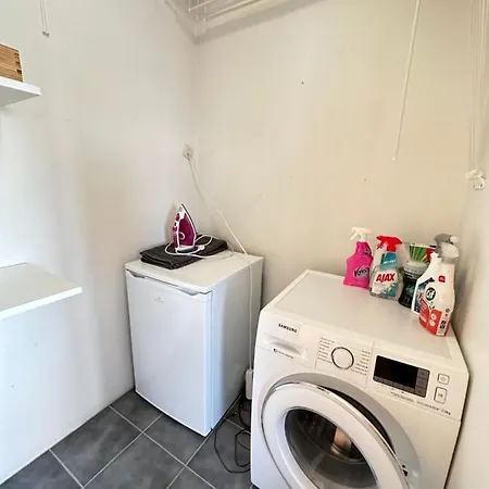 Modern And Centrally Located 3bedr In *